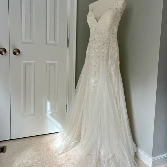 BHLDN Soulmate bridal wedding dress NWT plus size gown- size 16- ivory